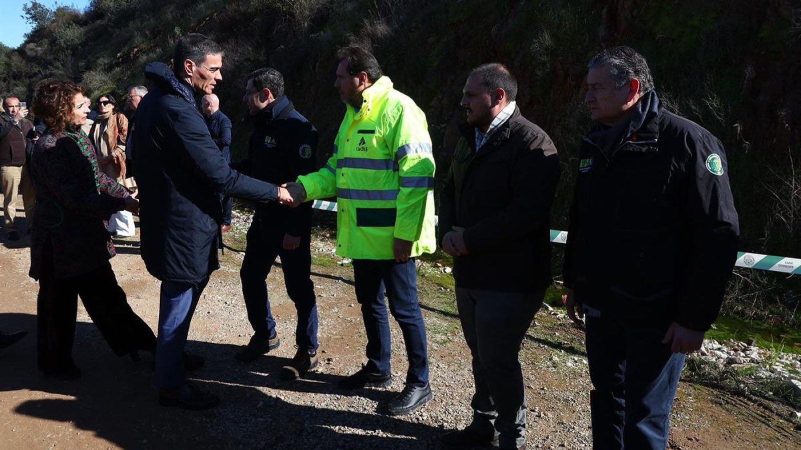 España decreta tres días de luto oficial por el mayor accidente ferroviario desde la tragedia Angrois.