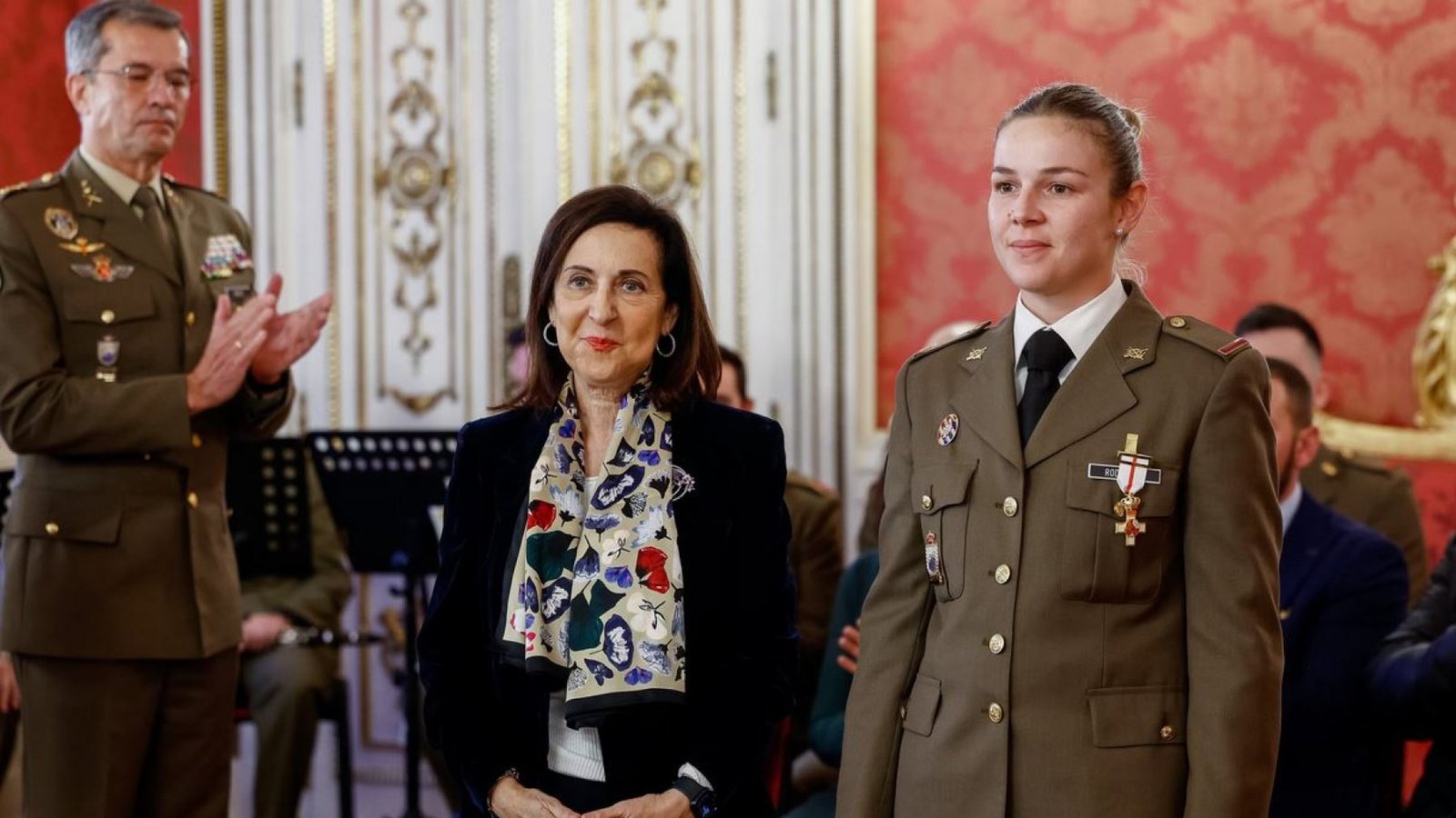 El Gobierno se abre a participar en una "misión de vigilancia" en Groenlandia.