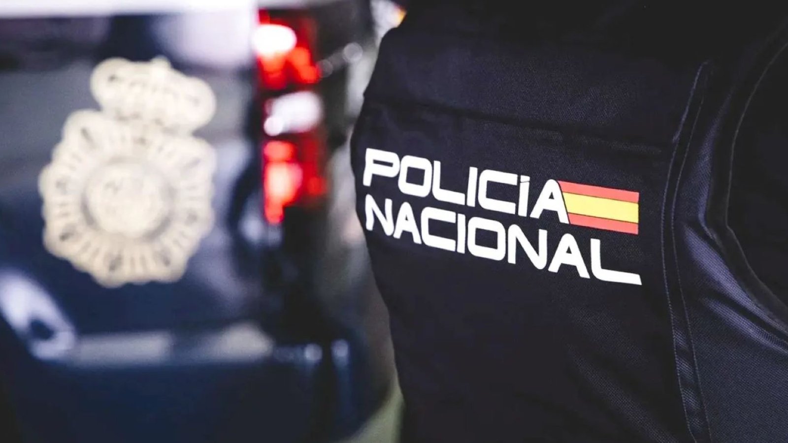 Detienen a un árbitro profesional por simular ser Policía Nacional y golpear a una prostituta.
