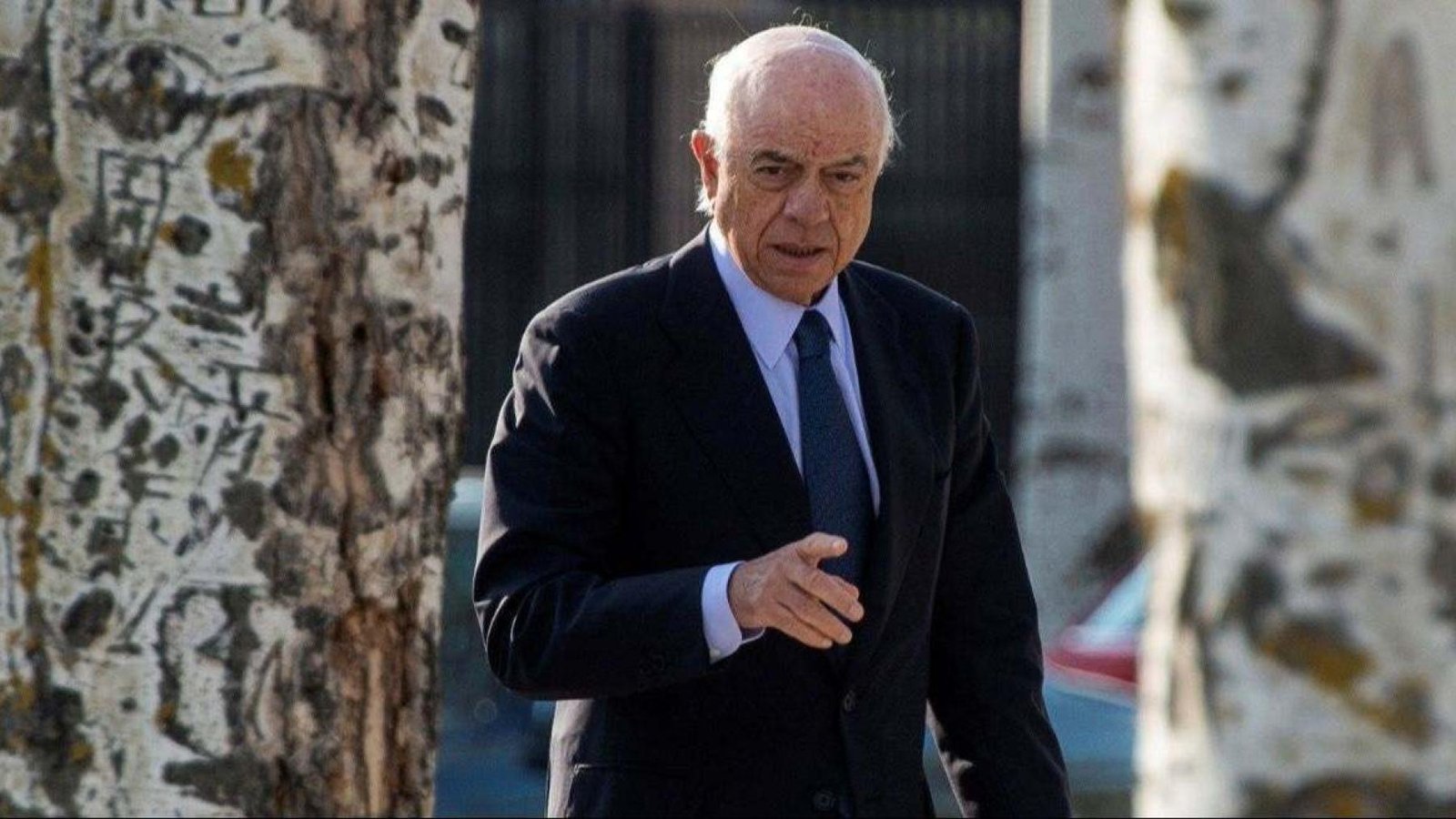 Es oficial: BBVA y su expresidente, Francisco González, serán juzgados por el 'caso Villarejo'.