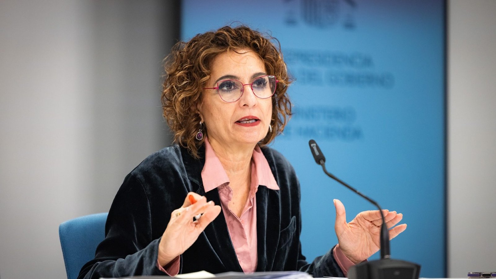 Hacienda lo confirma: vivir con un familiar mayor de 65 años te permitirá deducirte más de 2.500 euros.