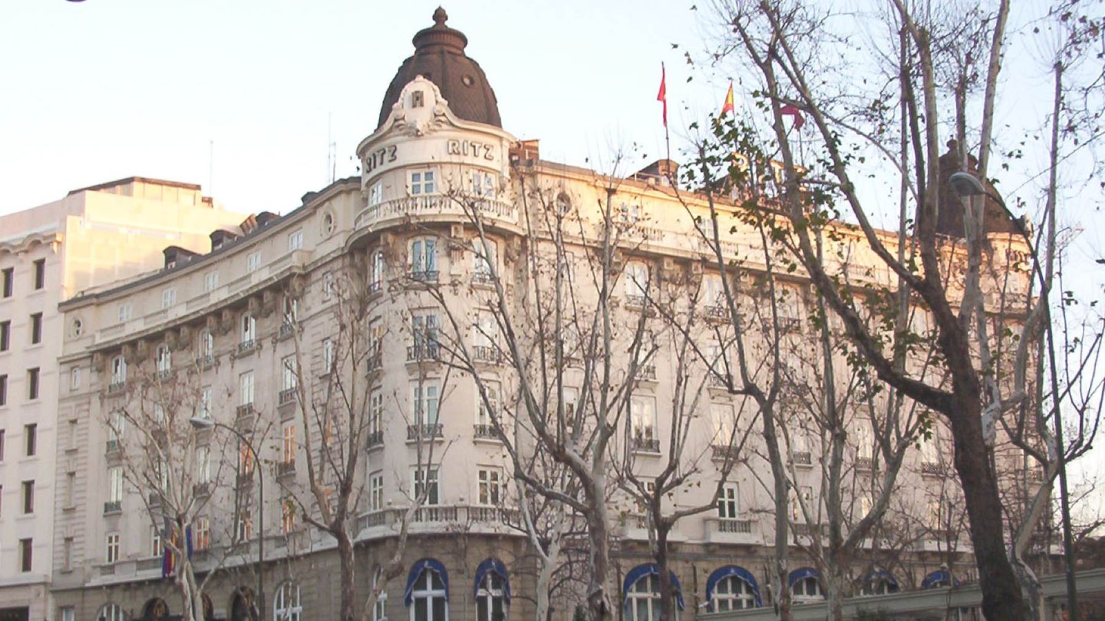 Detienen a un hacker en el Ritz que se hospedaba en hoteles de lujo por un céntimo.