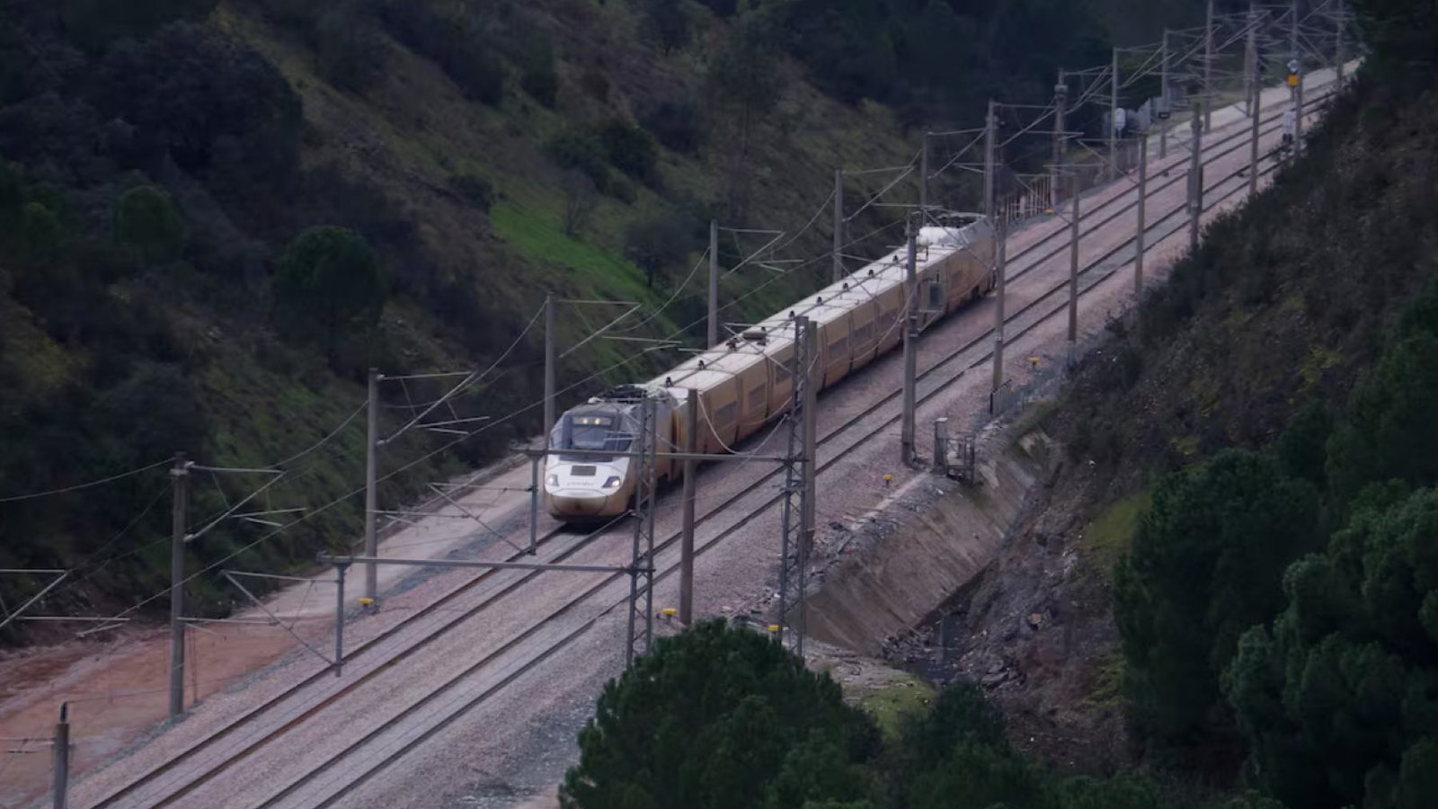 Confirmado: Renfe recupera la alta velocidad entre Madrid y Andalucía tras casi un mes sin servicio.