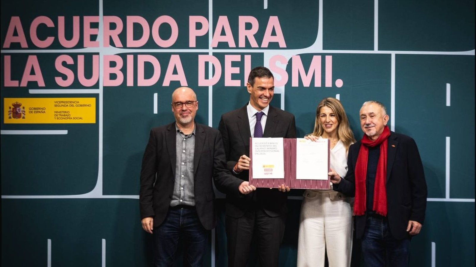 Es oficial: Gobierno y sindicatos firman una subida del salario mínimo para este 2026.